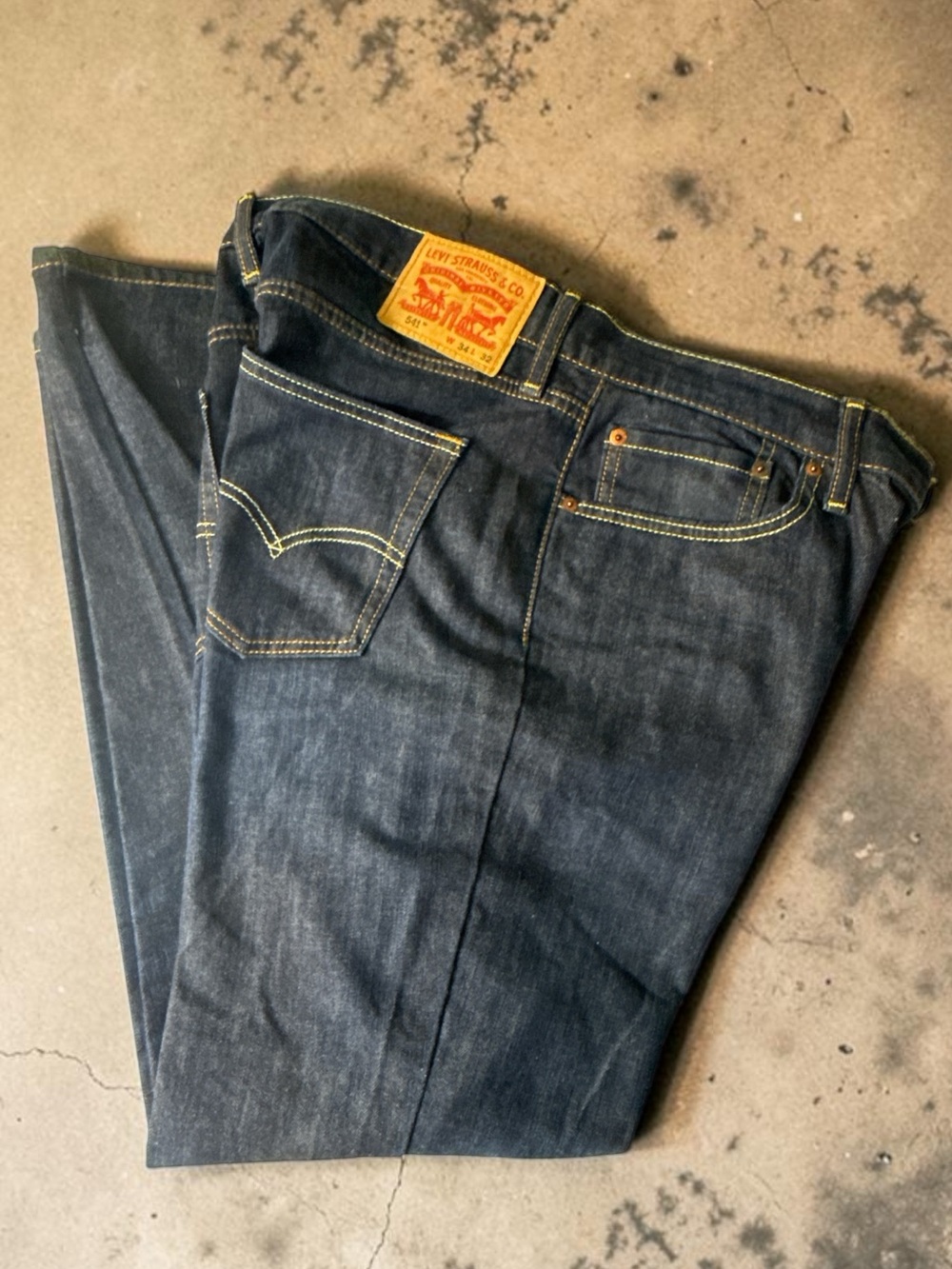 Levi's Men's Straight 541 Jeans in Dark Indigo Denim - W34/L32 - LIKE NEW!